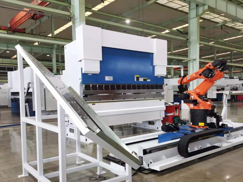 Robotic bending cell